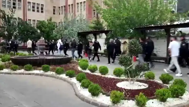 Türkiye’de 200 Milyon Liralık Dev Vurgun: Operasyonda 16 Kişi Tutuklandı