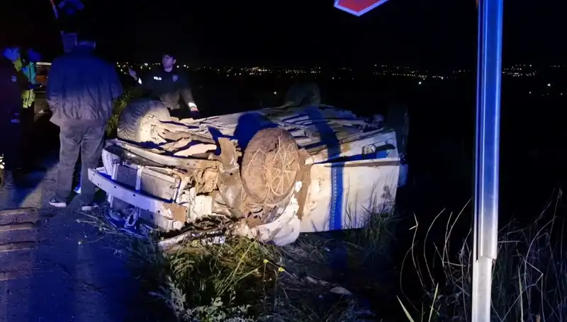 Otomobilin Şarampole Devrilmesi: Feci Kaza Sonucu 1 Ölü, 3 Yaralı