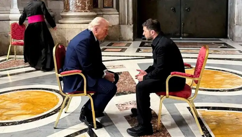 Zelenski'den Trump Açıklaması: Vatikan Görüşmesi En İyisiydi