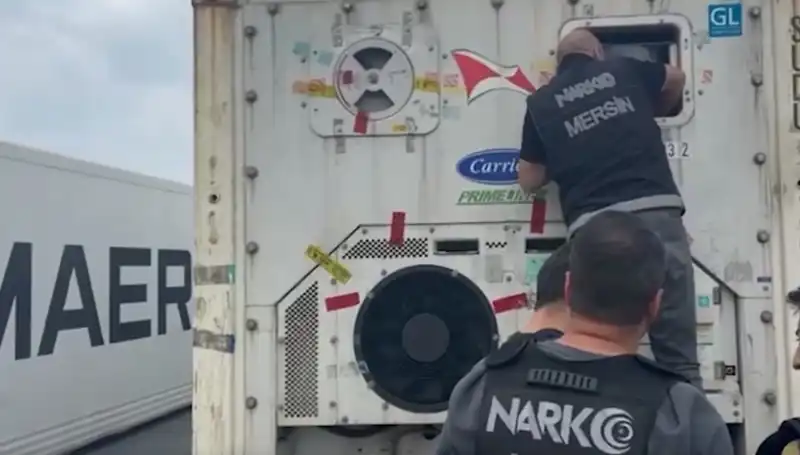 Mersin'de Uyuşturucu Operasyonu: Çok Sayıda Gözaltı ve İkna Edici Deliller